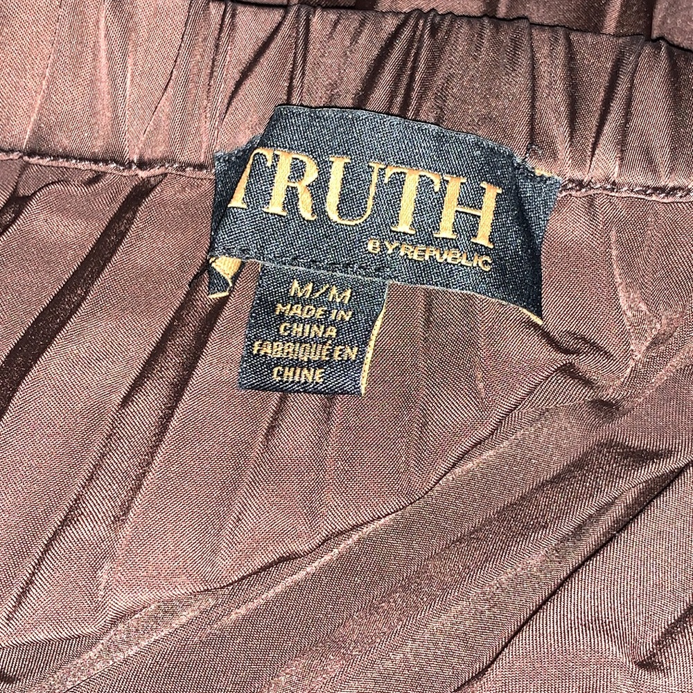 Truth by Republic Teddy Bear Brown Satin Pleated Skirt M - Picture 3 of 4